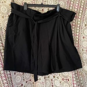 Du Jour Women’s Paperbag Waist Shorts with Tie Belt 26W Black NWOT